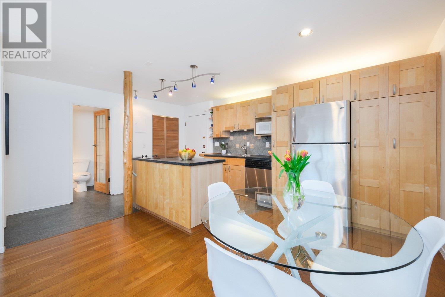 Listing Picture 11 of 27 : 103 2366 WALL STREET, Vancouver / 溫哥華 - 魯藝地產 Yvonne Lu Group - MLS Medallion Club Member