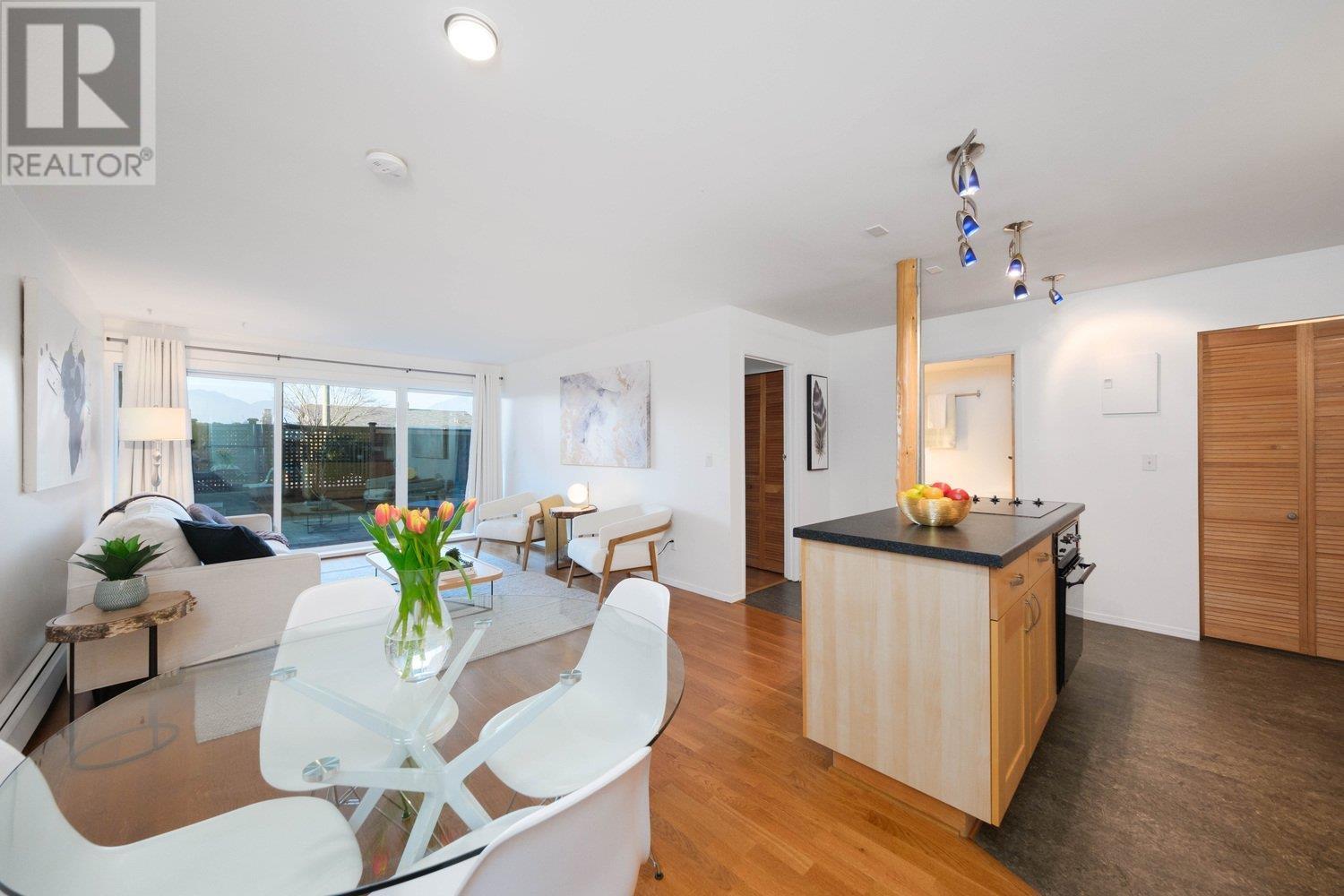 Listing Picture 14 of 27 : 103 2366 WALL STREET, Vancouver / 溫哥華 - 魯藝地產 Yvonne Lu Group - MLS Medallion Club Member