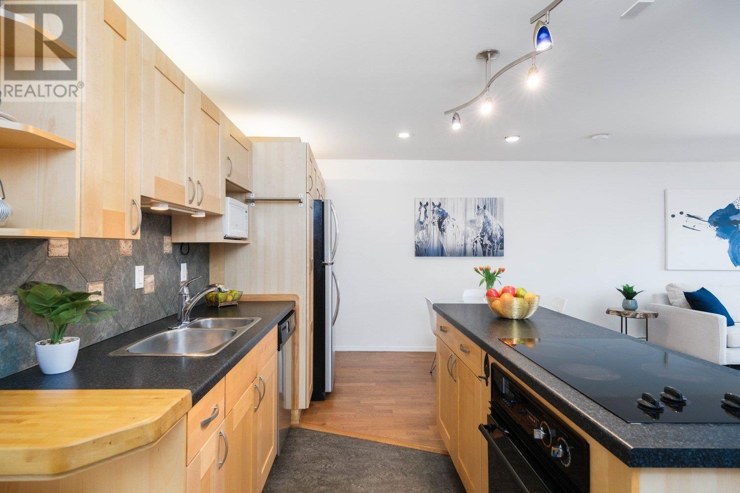 Listing Picture 9 of 27 : 103 2366 WALL STREET, Vancouver / 溫哥華 - 魯藝地產 Yvonne Lu Group - MLS Medallion Club Member