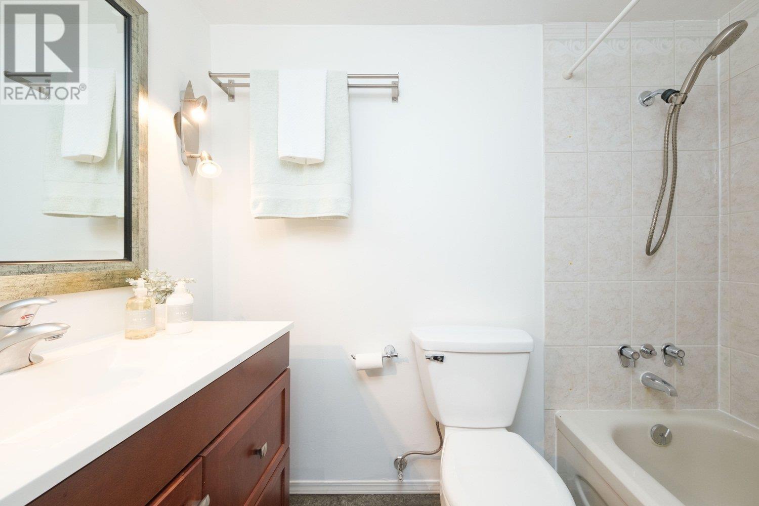 Listing Picture 20 of 27 : 103 2366 WALL STREET, Vancouver / 溫哥華 - 魯藝地產 Yvonne Lu Group - MLS Medallion Club Member