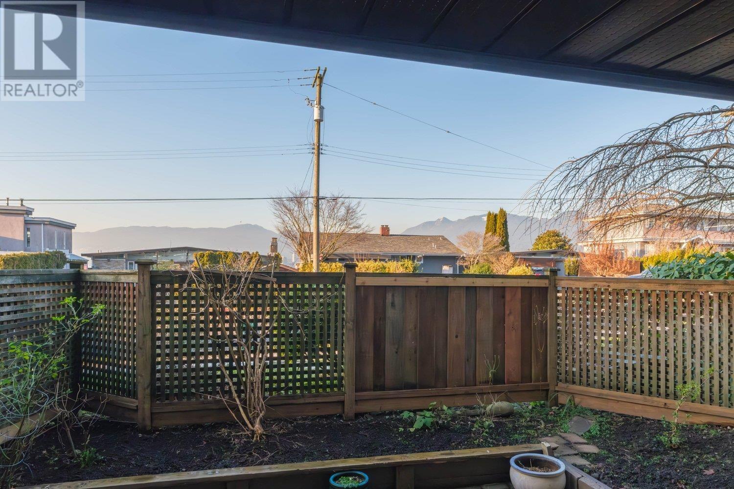 Listing Picture 25 of 27 : 103 2366 WALL STREET, Vancouver / 溫哥華 - 魯藝地產 Yvonne Lu Group - MLS Medallion Club Member