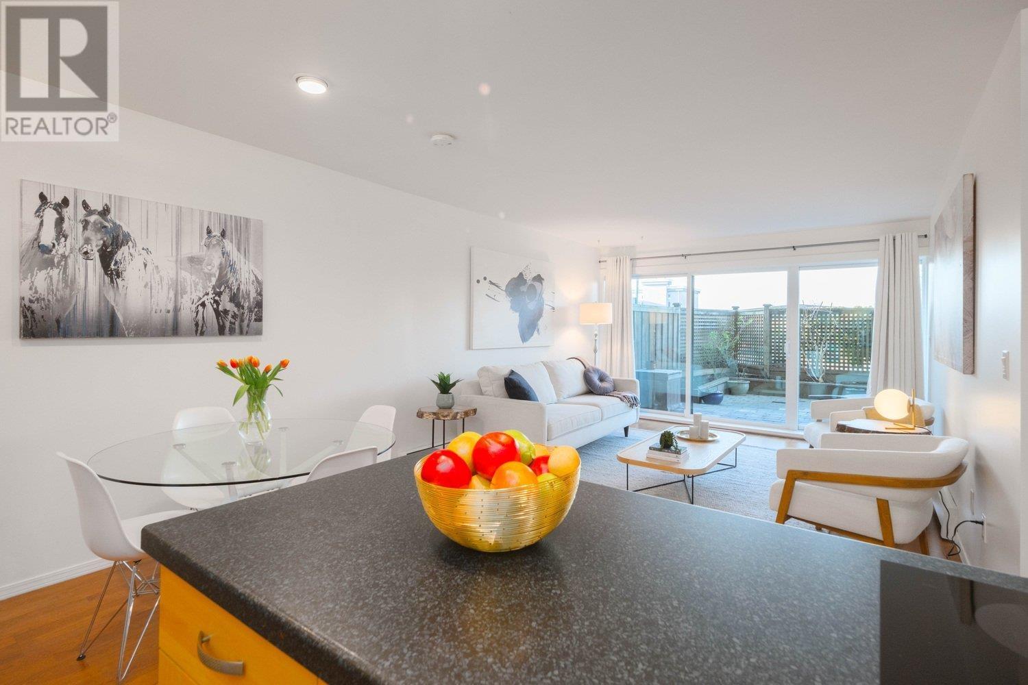 Listing Picture 15 of 27 : 103 2366 WALL STREET, Vancouver / 溫哥華 - 魯藝地產 Yvonne Lu Group - MLS Medallion Club Member