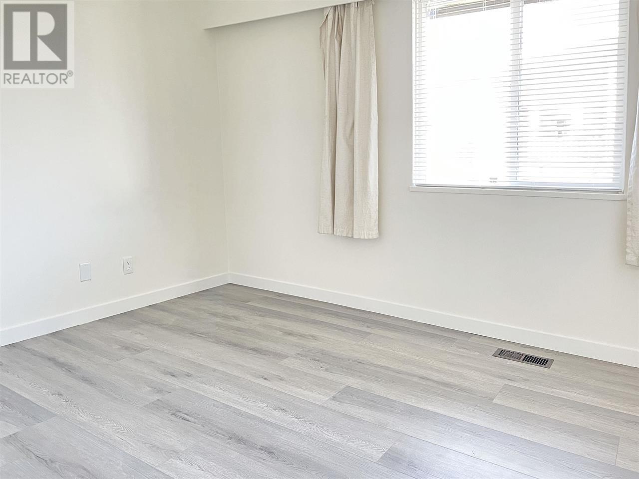 5854 Burns Place, Burnaby, British Columbia  V5H 1X1 - Photo 12 - R2962343