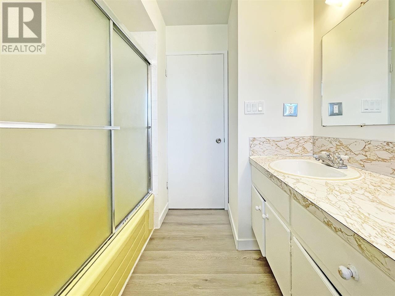 5854 Burns Place, Burnaby, British Columbia  V5H 1X1 - Photo 4 - R2962343