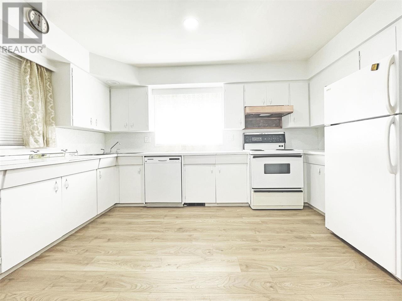 5854 Burns Place, Burnaby, British Columbia  V5H 1X1 - Photo 7 - R2962343