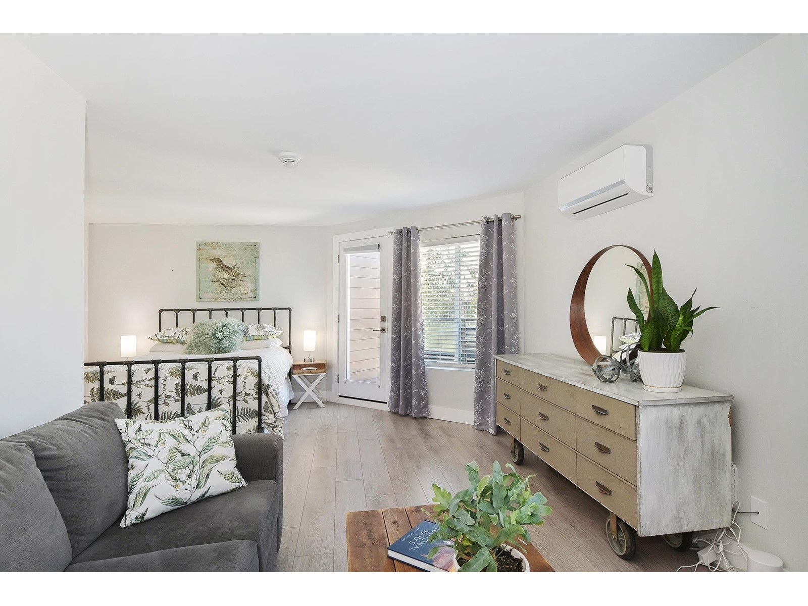 Property at 9 15989 MARINE DRIVE image 5