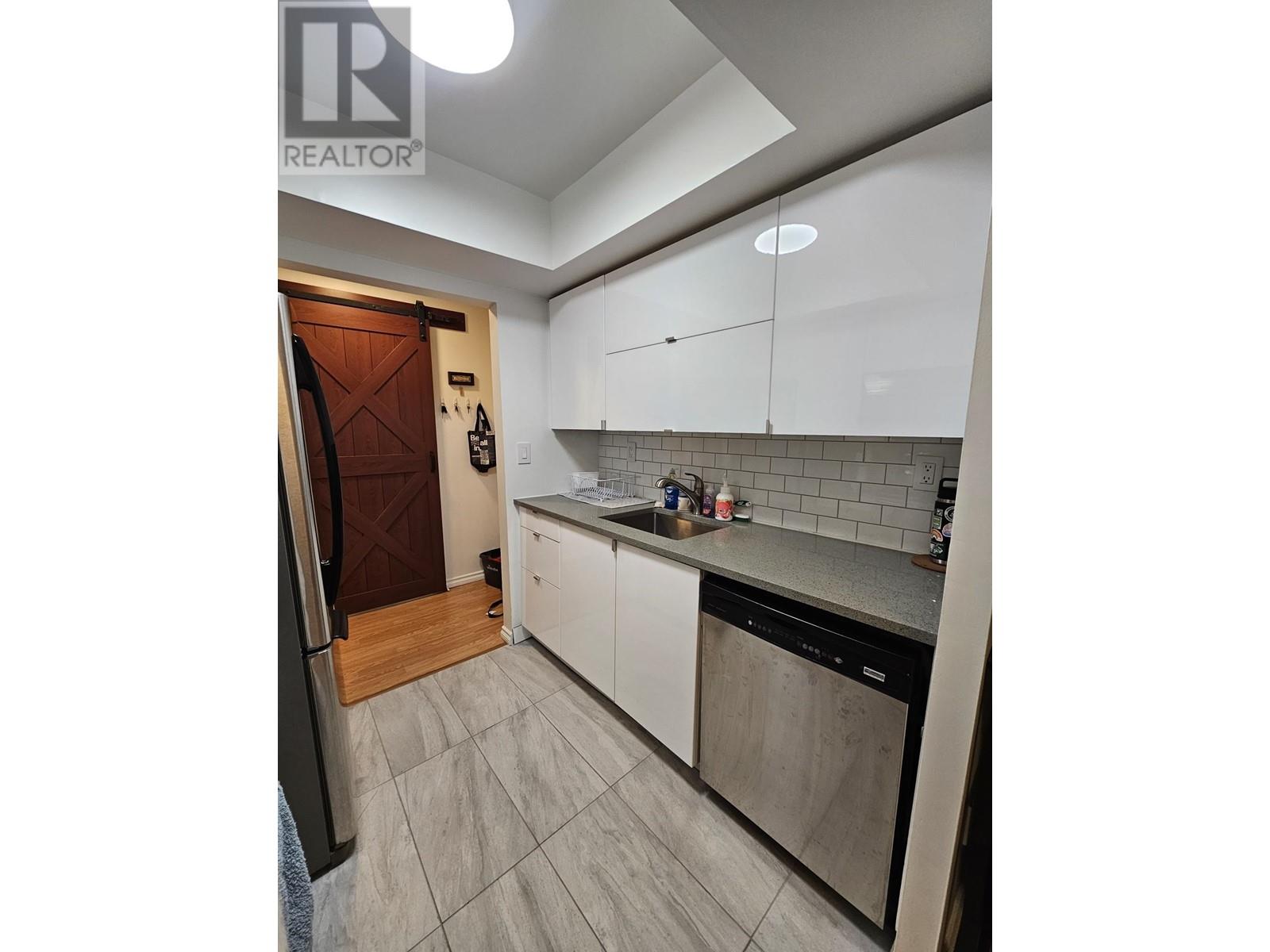 306 1396 Burnaby Street, Vancouver, British Columbia  V6E 1P9 - Photo 4 - R2961298
