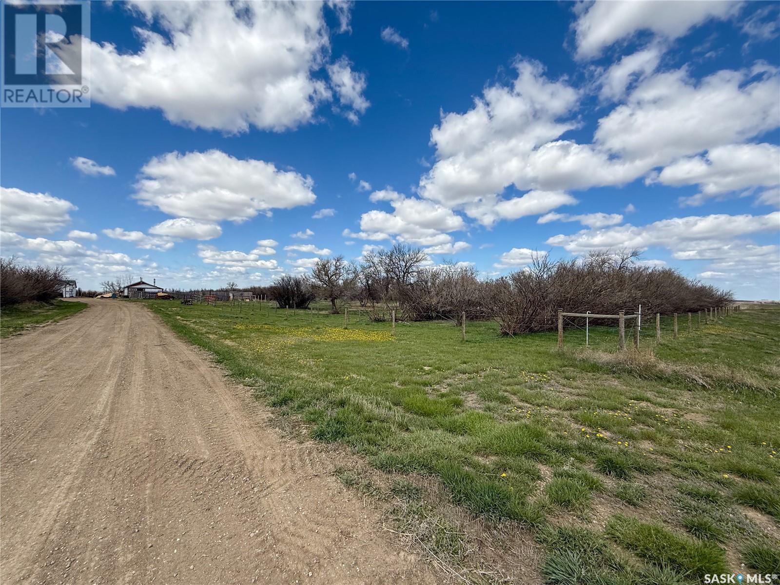 Hazlet Acreage, Pittville Rm No. 169, Saskatchewan  S0N 1E0 - Photo 6 - SK993956