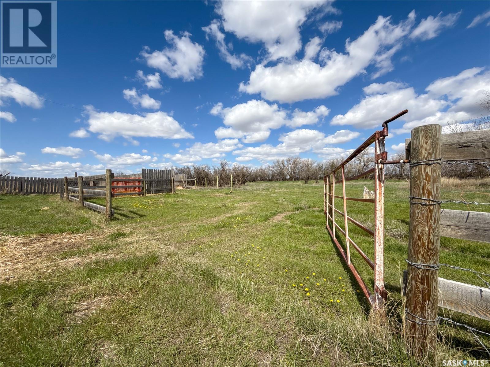 Hazlet Acreage, Pittville Rm No. 169, Saskatchewan  S0N 1E0 - Photo 7 - SK993956