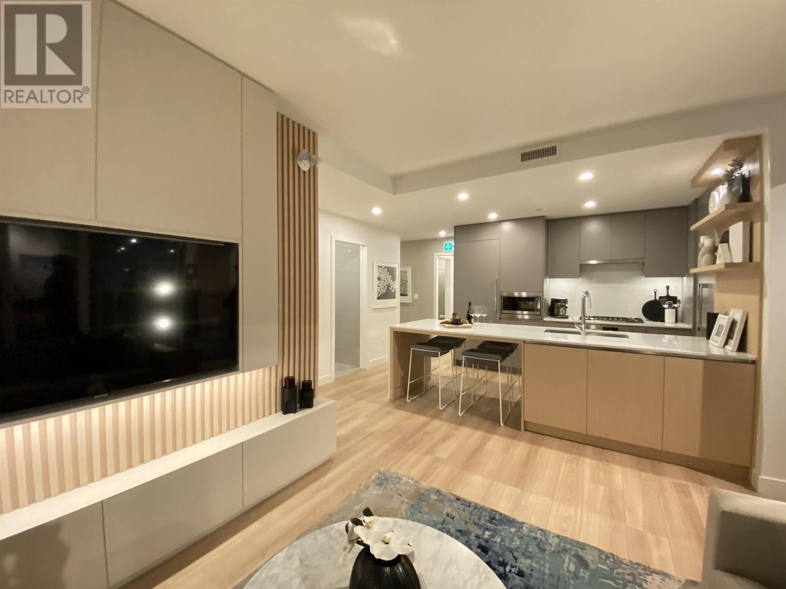Listing Picture 8 of 22 : 911 7977 LANSDOWNE ROAD, Richmond / 烈治文 - 魯藝地產 Yvonne Lu Group - MLS Medallion Club Member