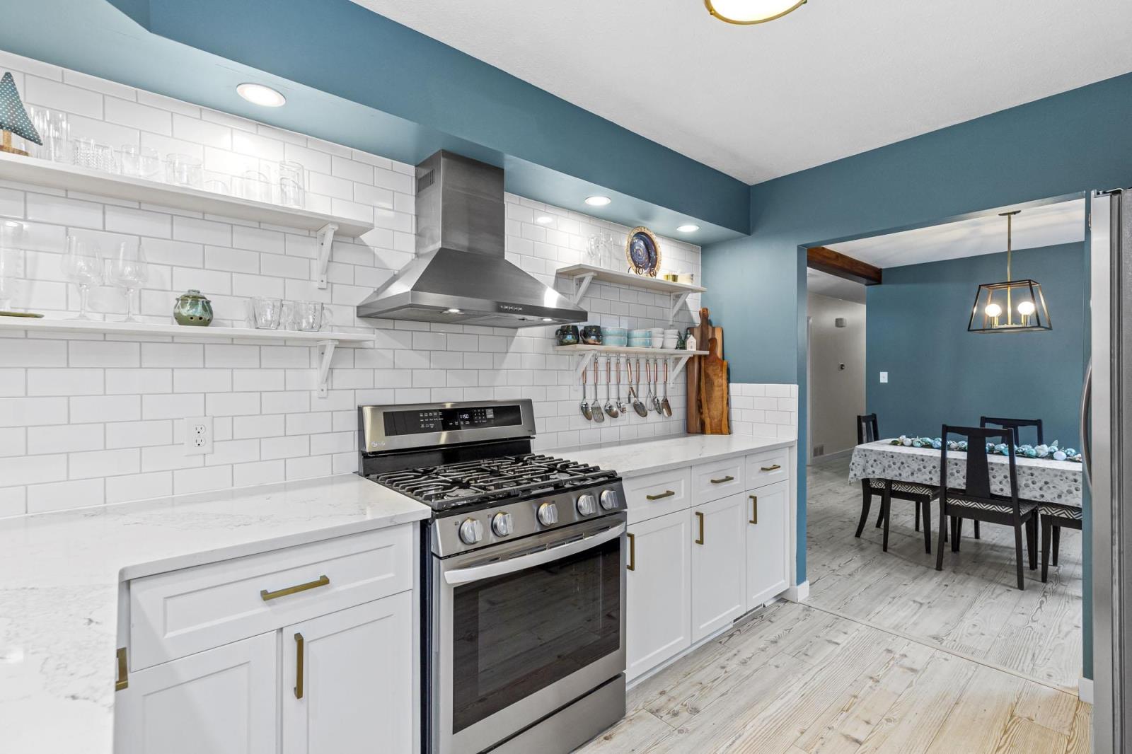 Property at 563 DOUGLAS STREET image 2