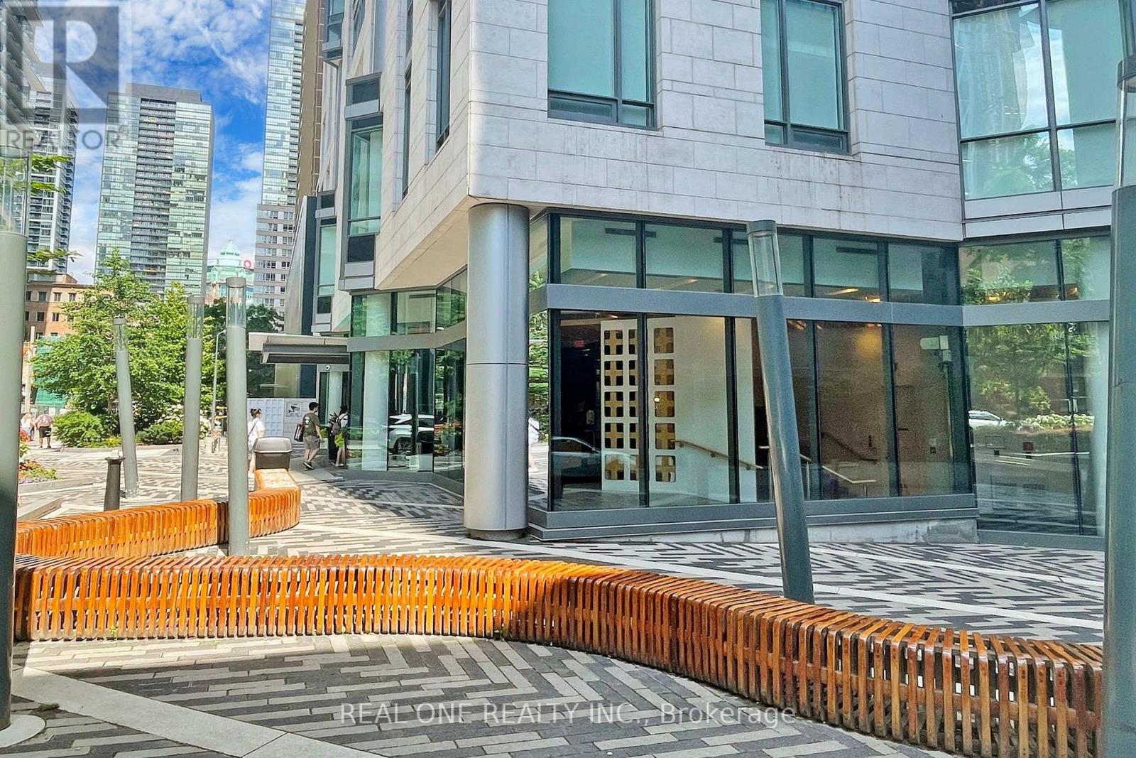 Property at 1602 - 45 CHARLES STREET E image 4