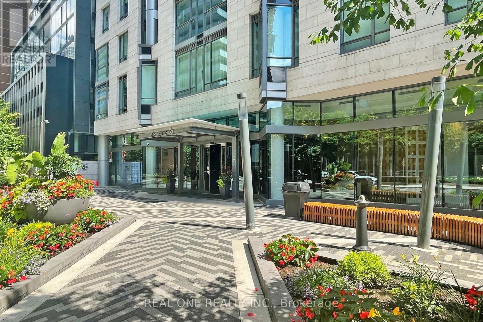 Property at 1602 - 45 CHARLES STREET E image 5