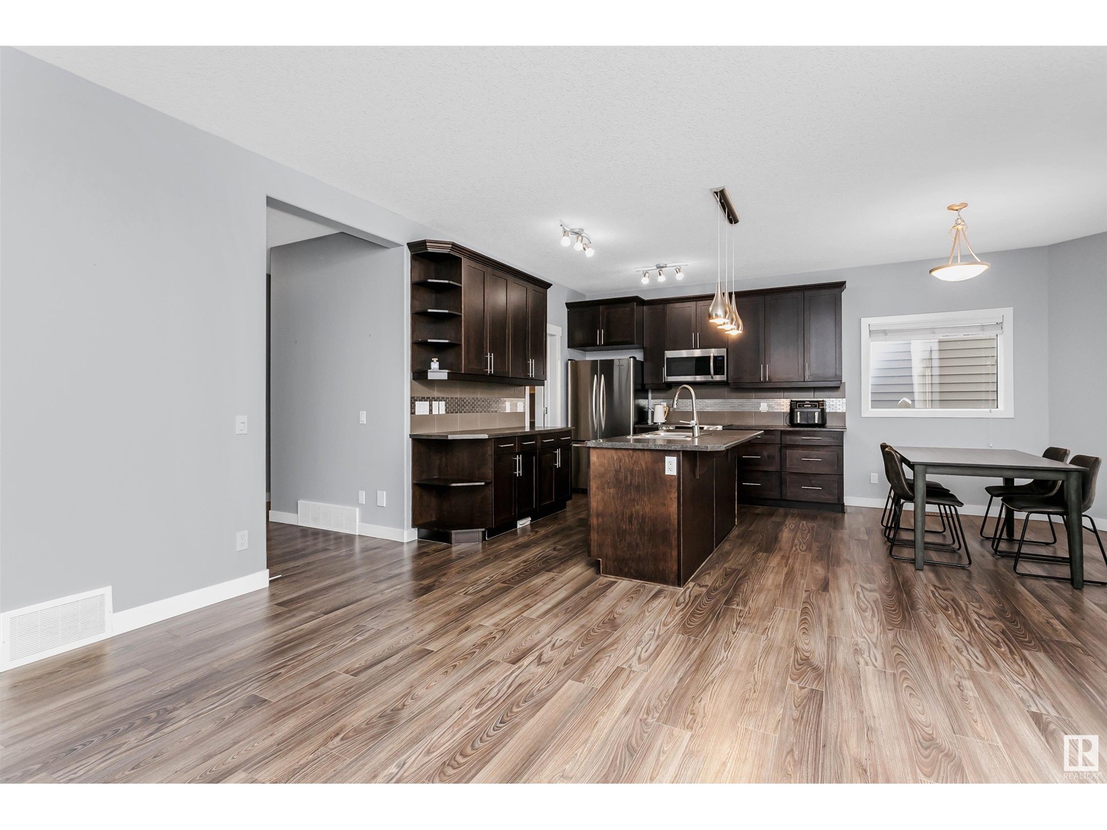 Property at 1515 CHAPMAN WY SW image 5