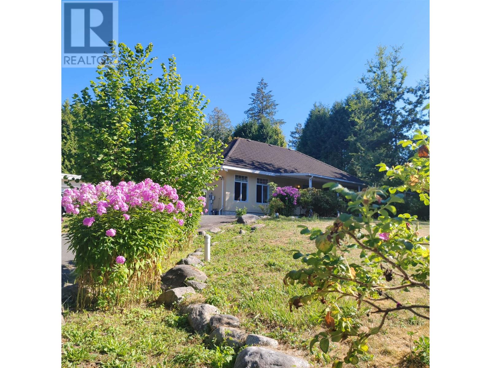 7668 Wheater Court, Burnaby, British Columbia  V5E 4P3 - Photo 8 - R2959099