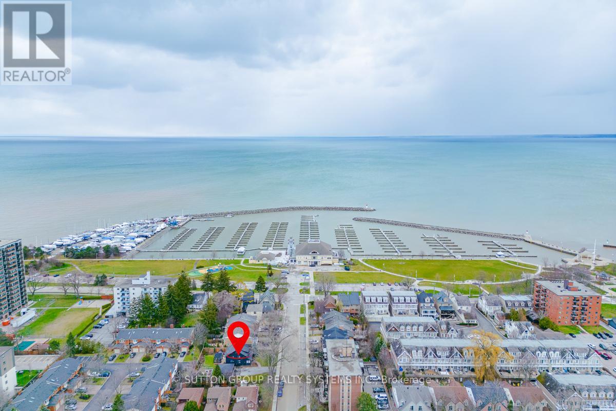 47 Nelson Street, Oakville (Br Bronte), Ontario  L6L 3H5 - Photo 1 - W11950531
