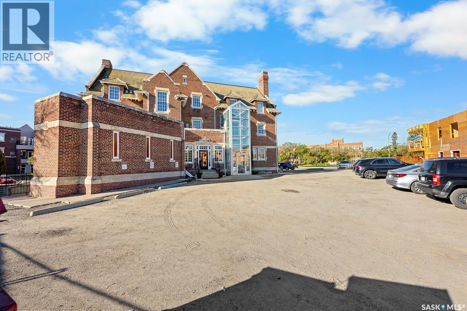 2445 Broad Street, Regina, Saskatchewan  S4P 0C7 - Photo 1 - SK993975