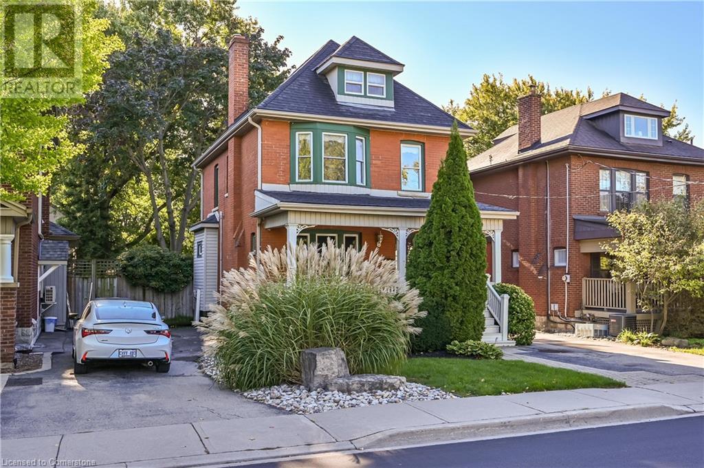 Property at 2114 CAROLINE Street image 2