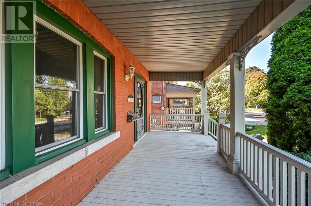 Property at 2114 CAROLINE Street image 4