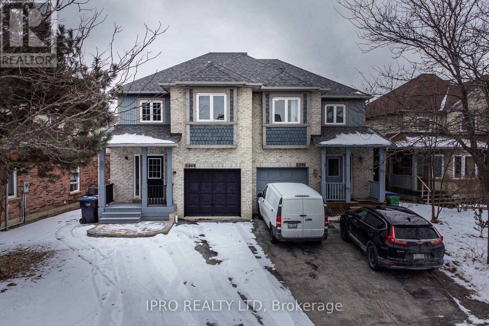 5244 Bushelgrove Circle, Mississauga, Ontario  L5M 6C5 - Photo 1 - W11950566