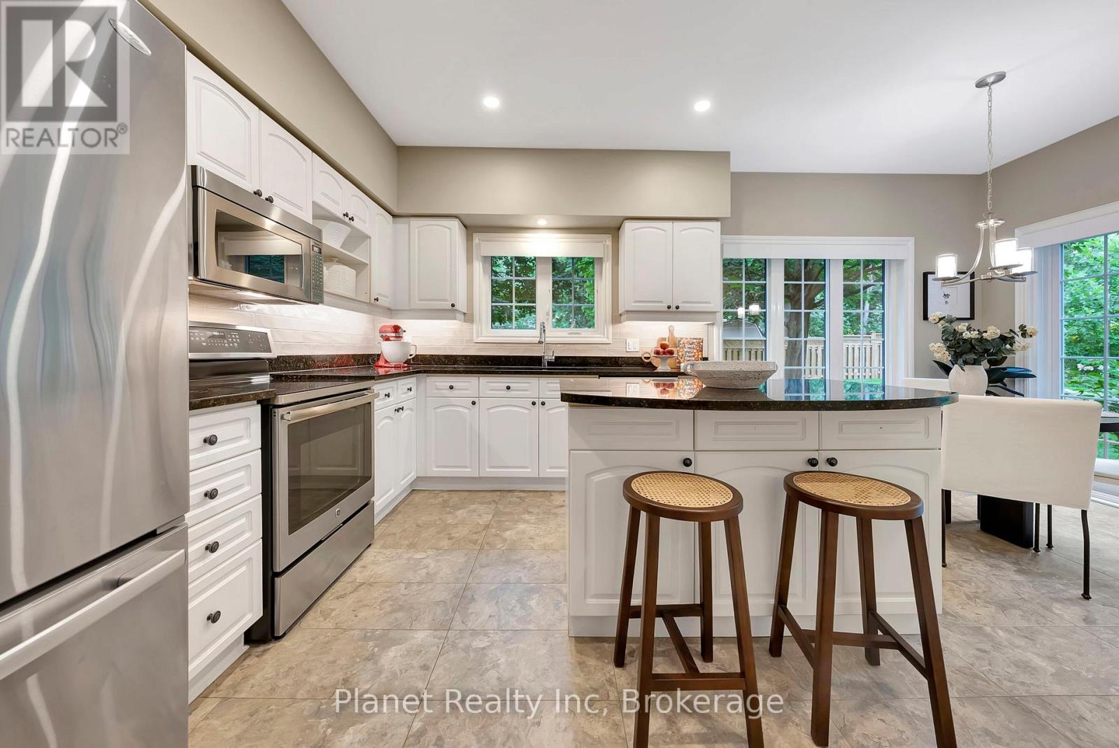 11 - 25 Manor Park Crescent, Guelph, Ontario  N1G 1A2 - Photo 7 - X11948511