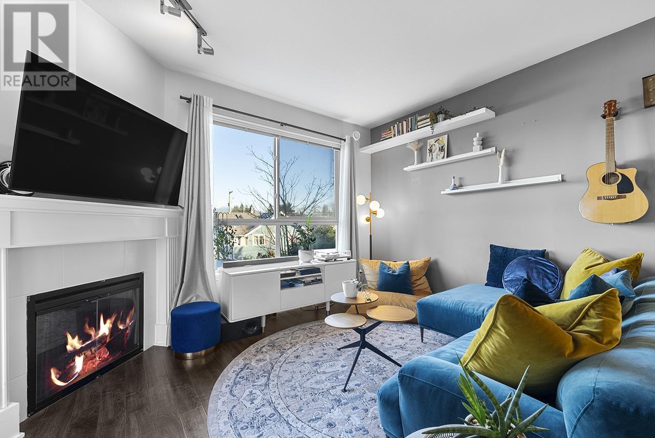 Listing Picture 3 of 25 : 205 3895 SANDELL STREET, Burnaby / 本拿比 - 魯藝地產 Yvonne Lu Group - MLS Medallion Club Member