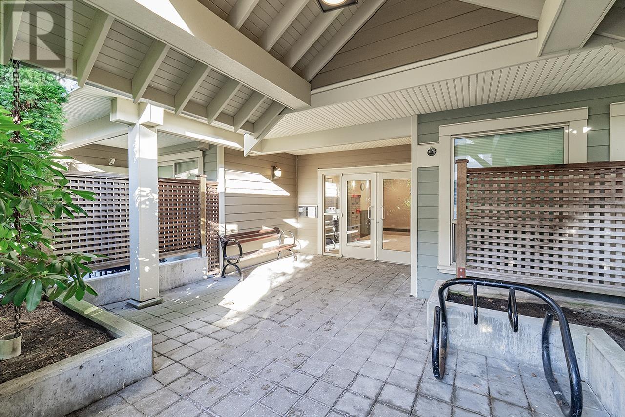 Listing Picture 19 of 25 : 205 3895 SANDELL STREET, Burnaby / 本拿比 - 魯藝地產 Yvonne Lu Group - MLS Medallion Club Member