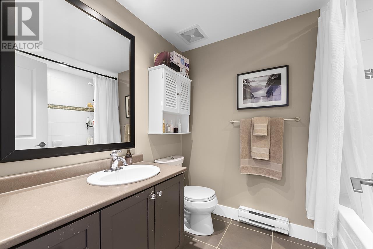 Listing Picture 11 of 25 : 205 3895 SANDELL STREET, Burnaby / 本拿比 - 魯藝地產 Yvonne Lu Group - MLS Medallion Club Member