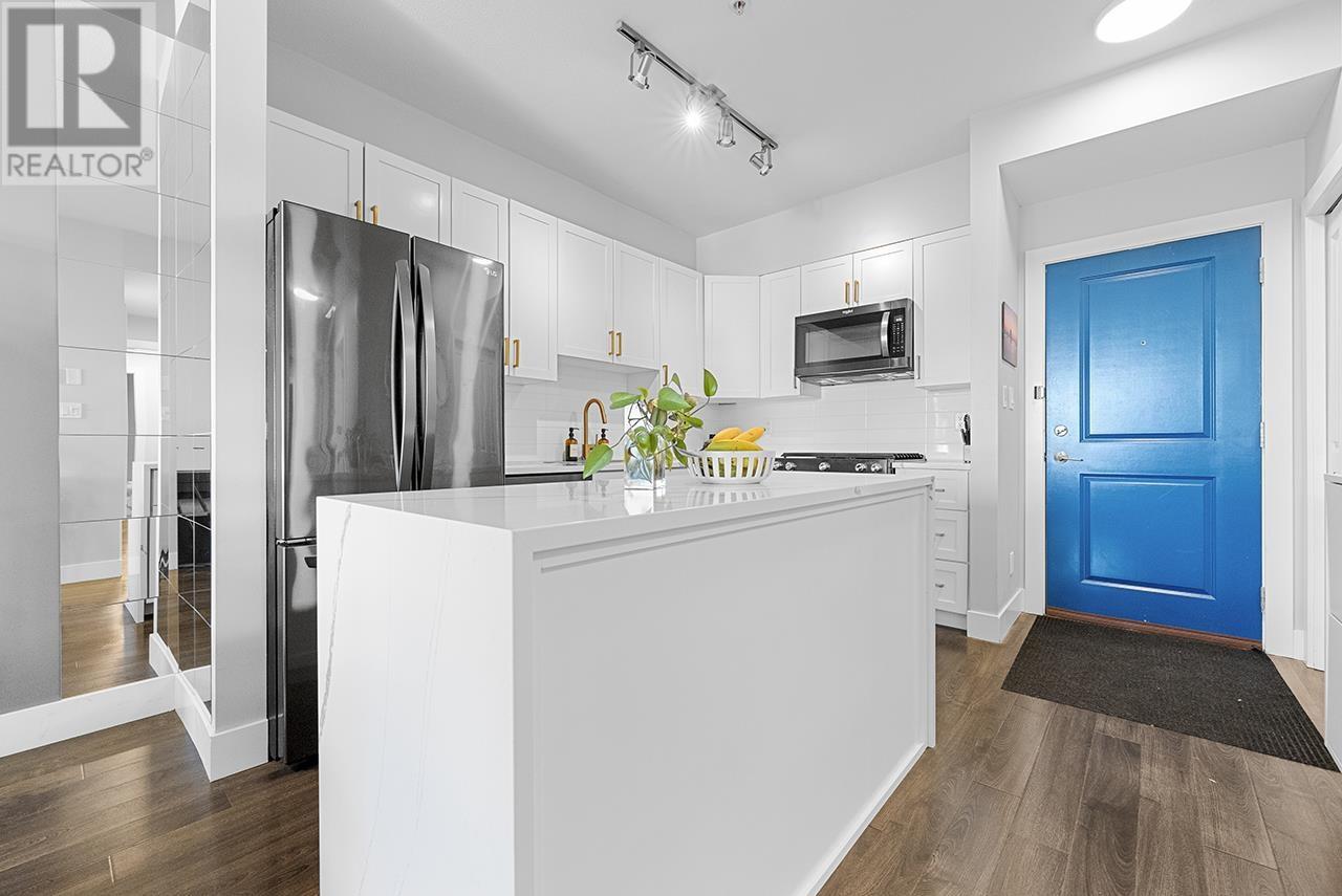 Listing Picture 7 of 25 : 205 3895 SANDELL STREET, Burnaby / 本拿比 - 魯藝地產 Yvonne Lu Group - MLS Medallion Club Member