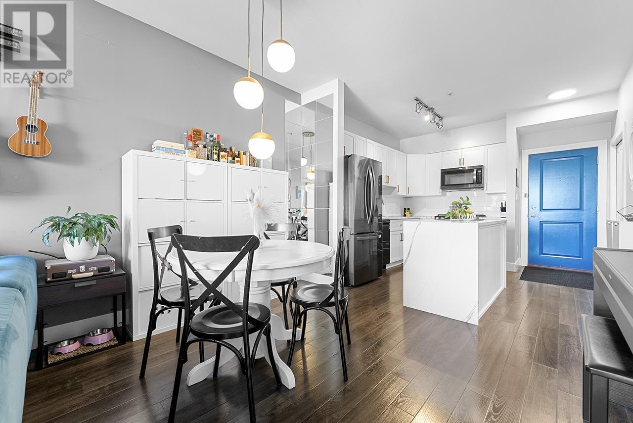 Listing Picture 8 of 25 : 205 3895 SANDELL STREET, Burnaby / 本拿比 - 魯藝地產 Yvonne Lu Group - MLS Medallion Club Member