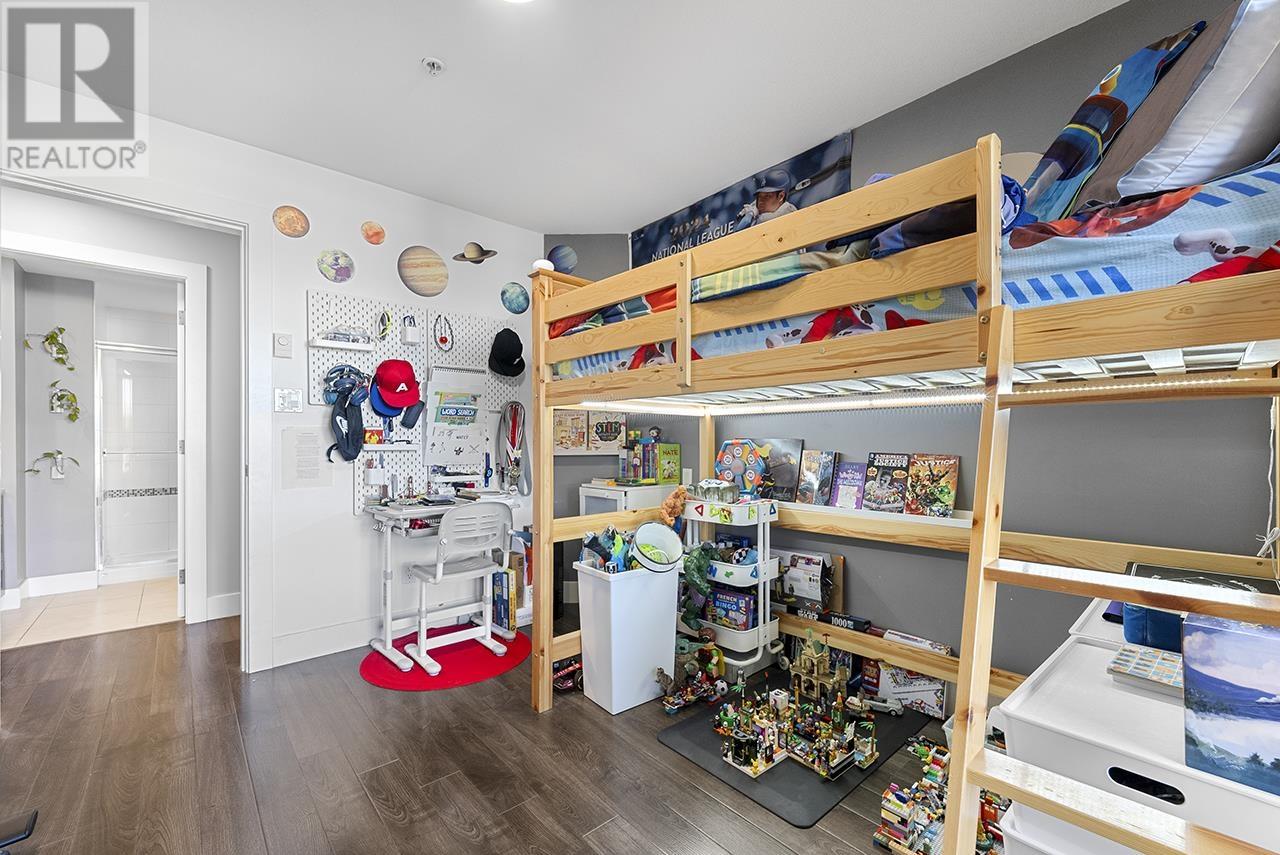 Listing Picture 13 of 25 : 205 3895 SANDELL STREET, Burnaby / 本拿比 - 魯藝地產 Yvonne Lu Group - MLS Medallion Club Member