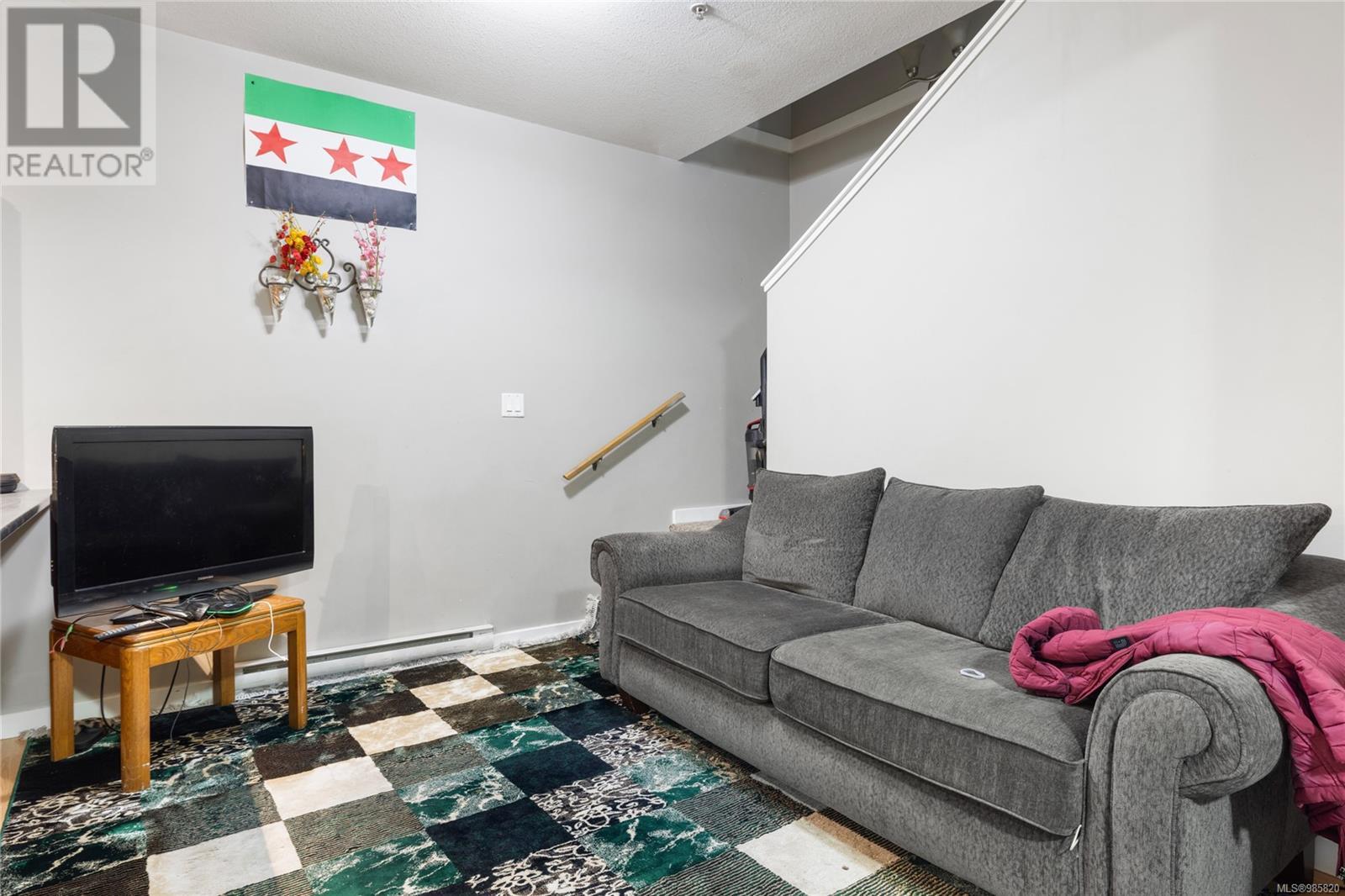 Property at 102 582 Rosehill St image 4