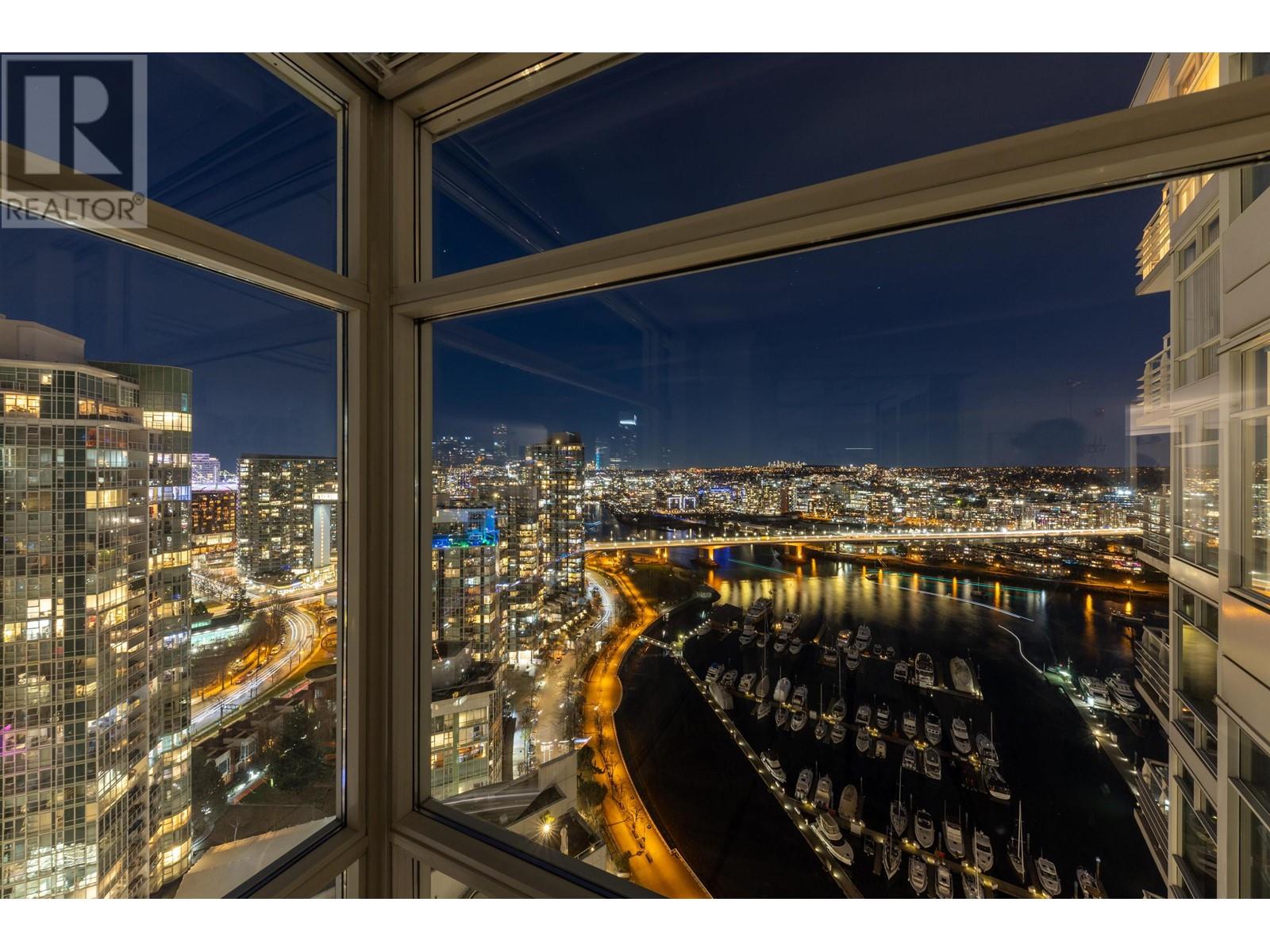 Listing Picture 2 of 40 : 3303 1199 MARINASIDE CRESCENT, Vancouver / 溫哥華 - 魯藝地產 Yvonne Lu Group - MLS Medallion Club Member