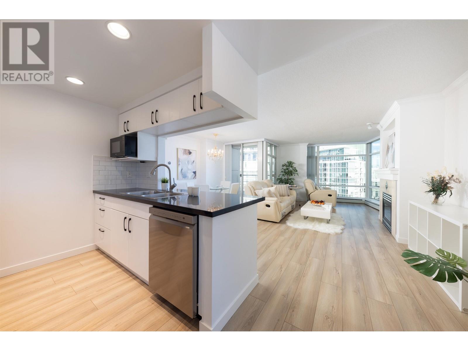 Listing Picture 9 of 40 : 3303 1199 MARINASIDE CRESCENT, Vancouver / 溫哥華 - 魯藝地產 Yvonne Lu Group - MLS Medallion Club Member