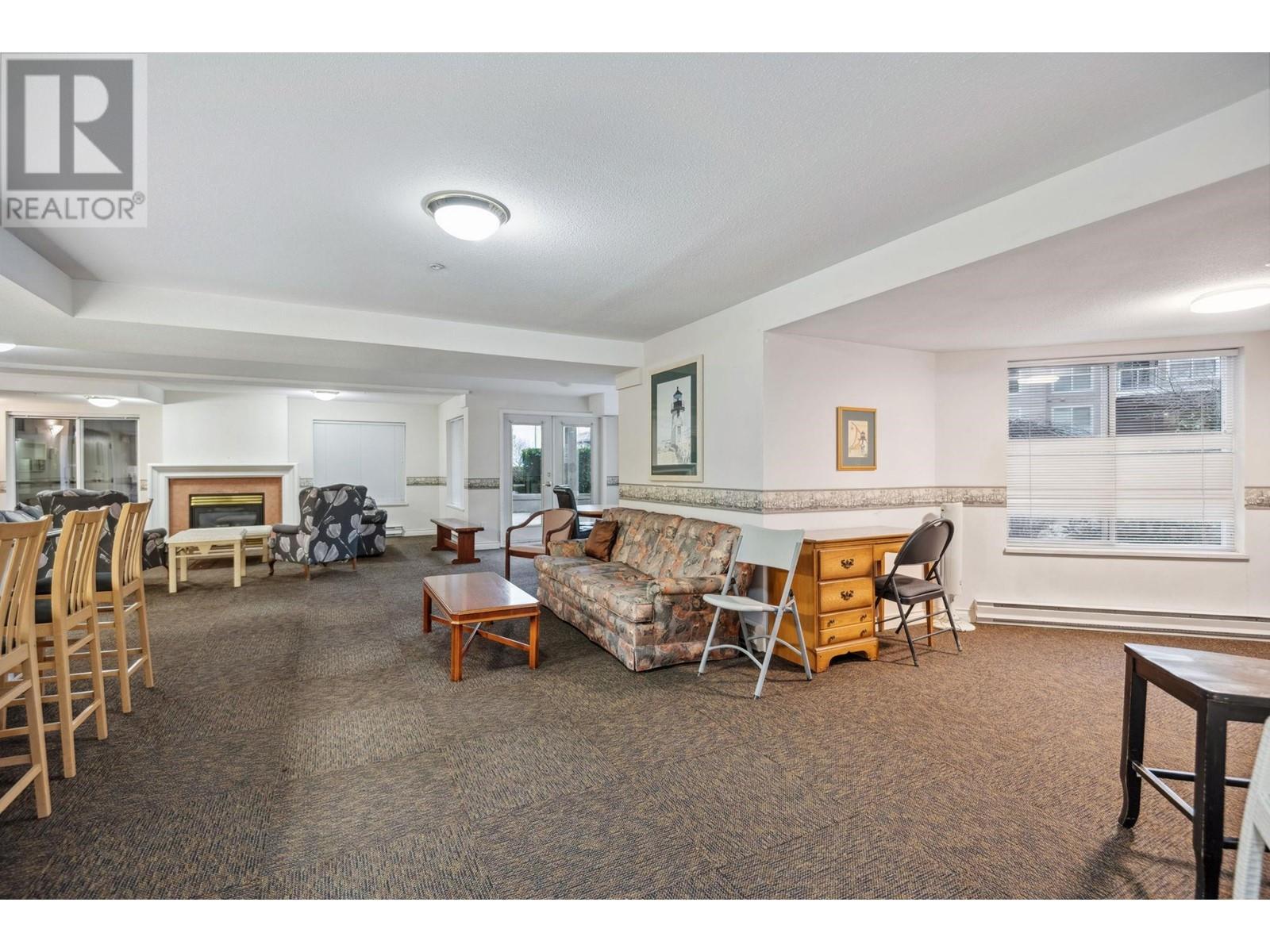Listing Picture 36 of 39 : 317 5880 DOVER CRESCENT, Richmond / 烈治文 - 魯藝地產 Yvonne Lu Group - MLS Medallion Club Member