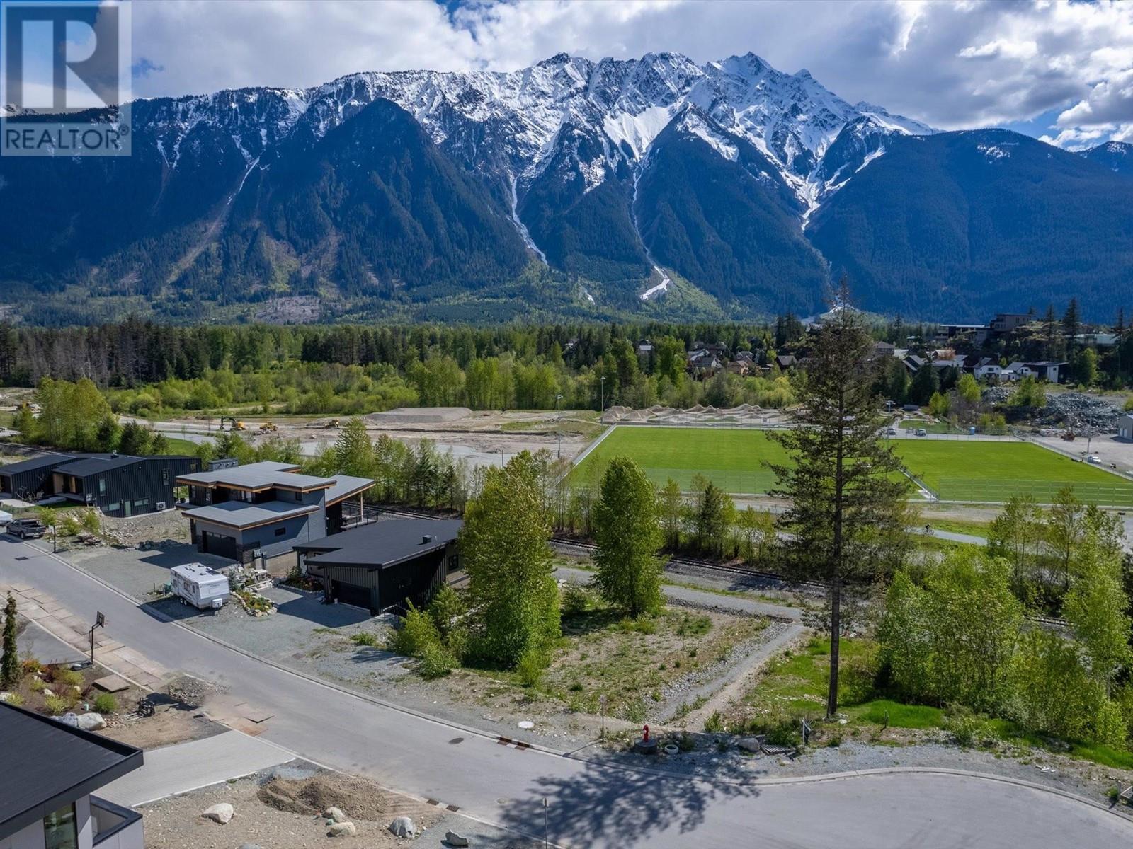 7651 SEVEN O'CLOCK DRIVE, Pemberton, British Columbia