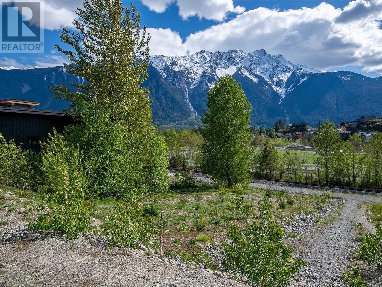 7651 Seven O'clock Drive, Pemberton, British Columbia  V0N 2L3 - Photo 5 - R2962415