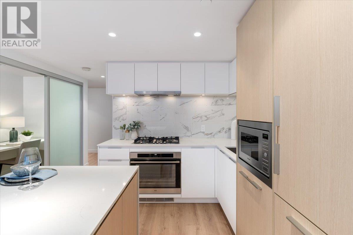 Property at 2205 1500 FERN STREET image 3