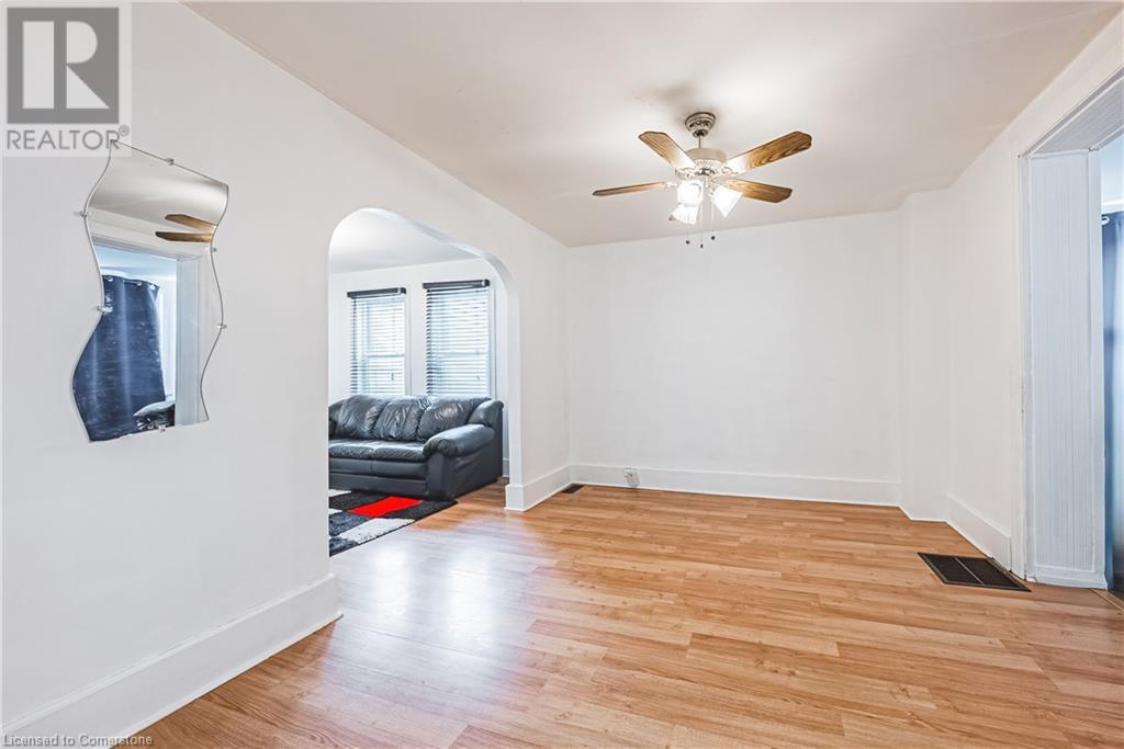 Property at 20 YORK Street image 5