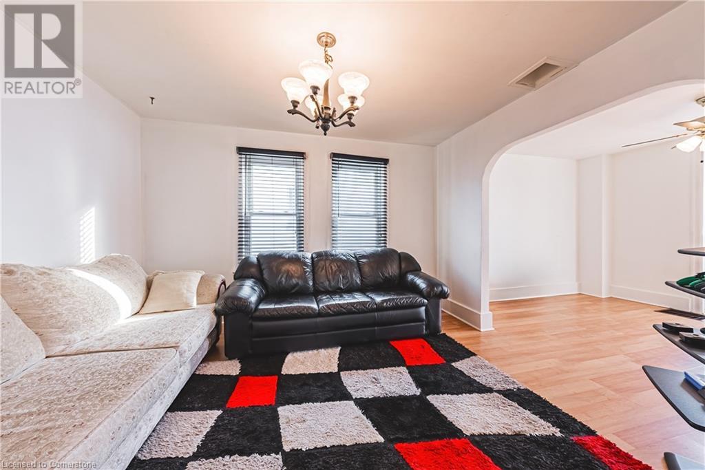 20 York Street, Welland, Ontario  L3B 4A6 - Photo 8 - 40695247