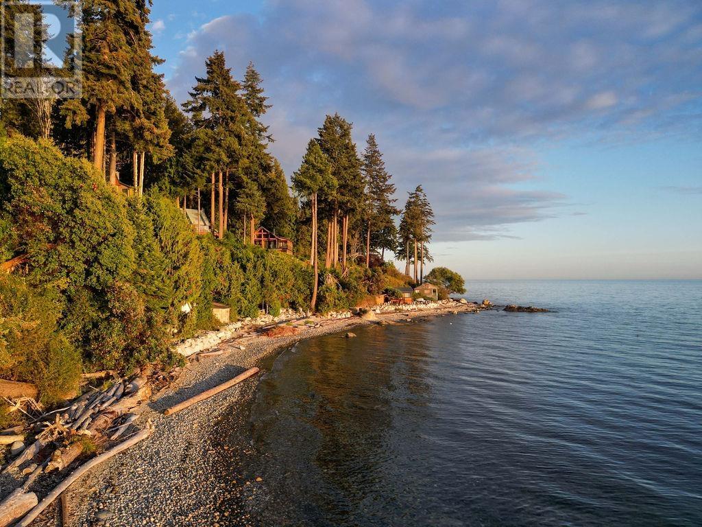 Property at 3387 BEACH AVENUE image 4