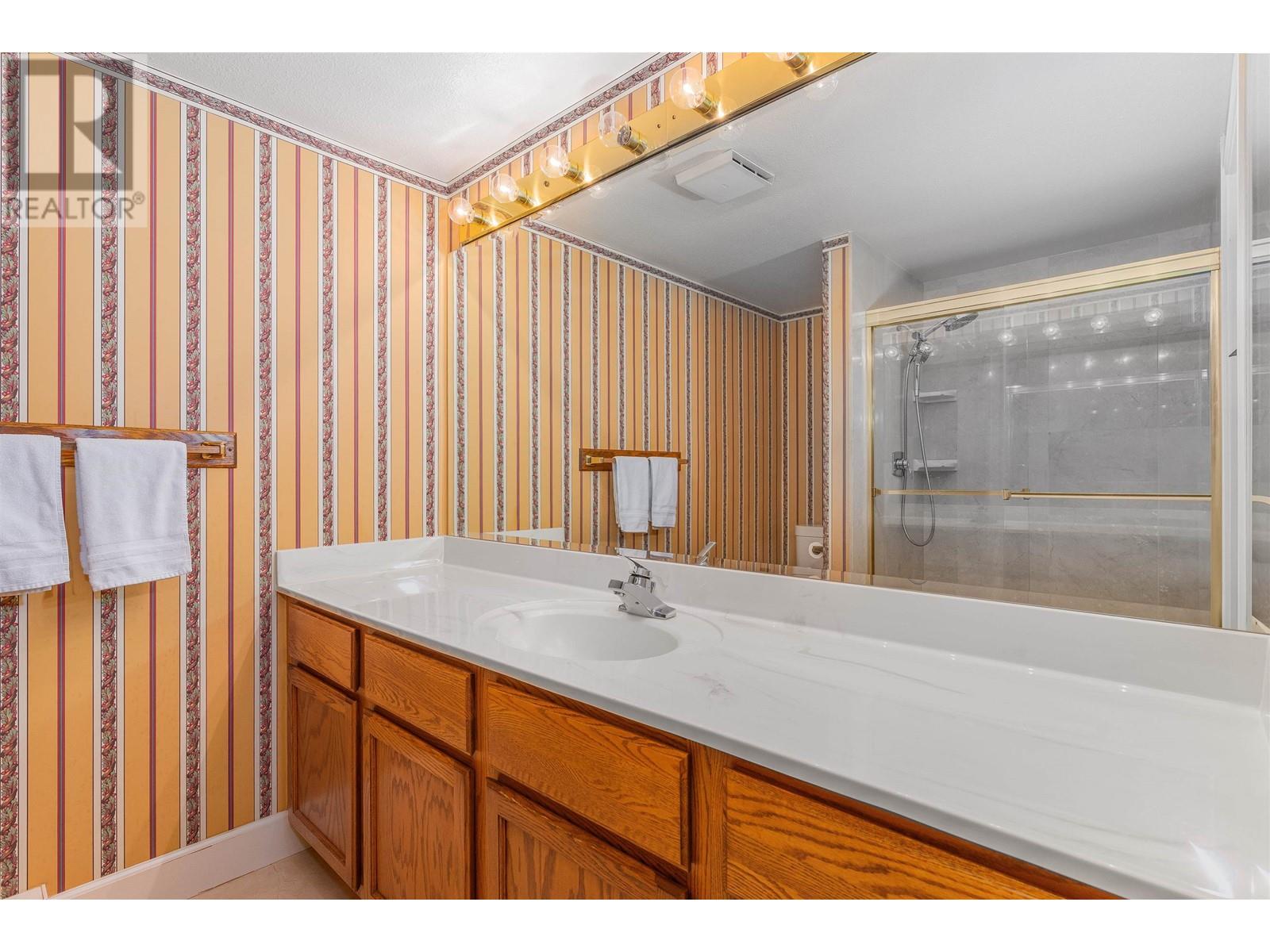 Listing Picture 16 of 31 : 39 3960 CANADA WAY, Burnaby / 本拿比 - 魯藝地產 Yvonne Lu Group - MLS Medallion Club Member