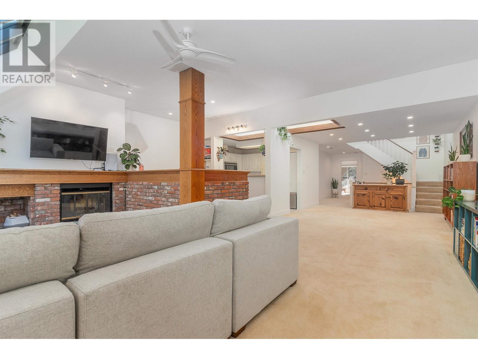 Listing Picture 3 of 31 : 39 3960 CANADA WAY, Burnaby / 本拿比 - 魯藝地產 Yvonne Lu Group - MLS Medallion Club Member