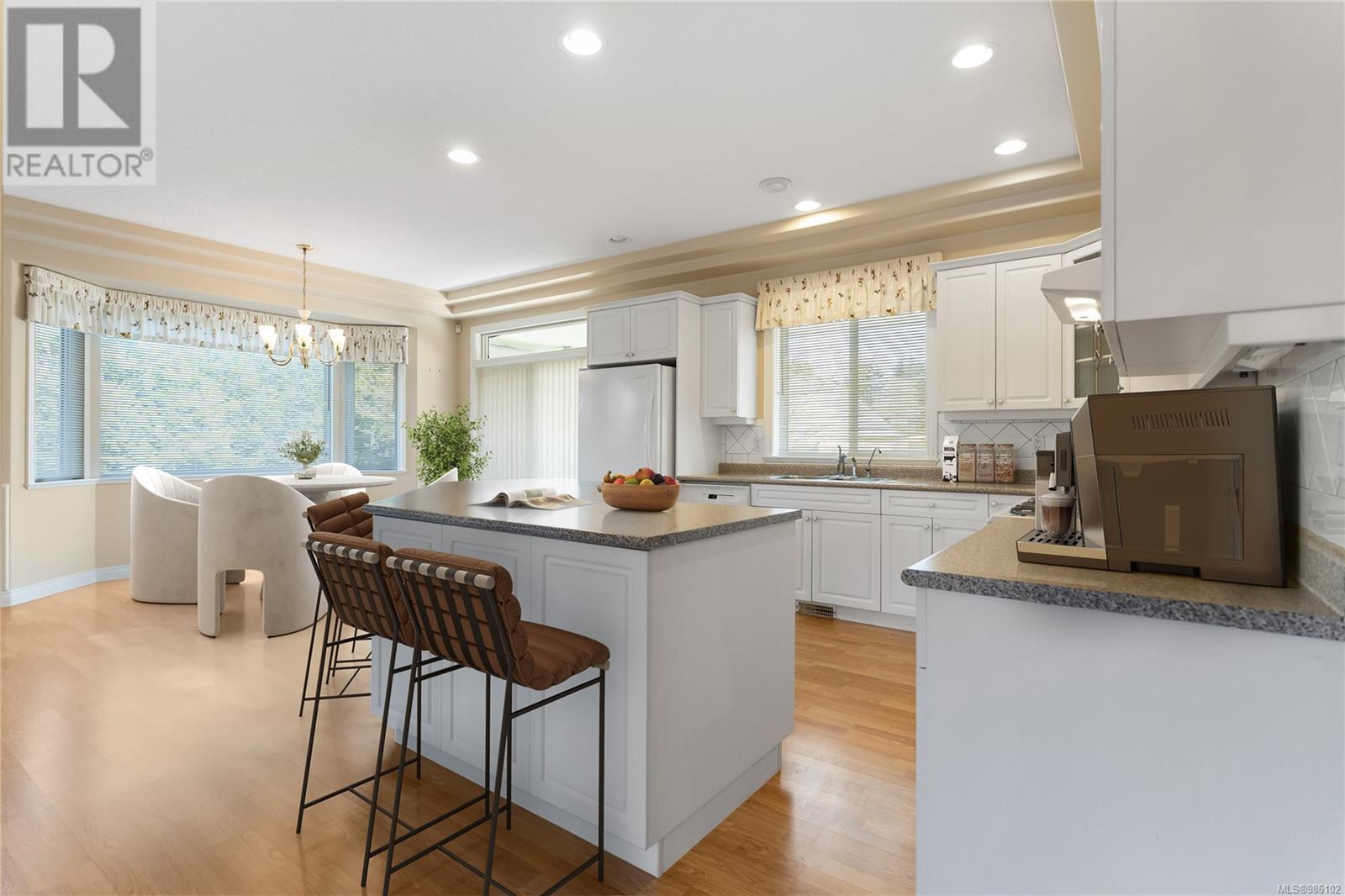 6954 Seaside Terr, Lantzville, British Columbia  V0R 2H0 - Photo 2 - 986102