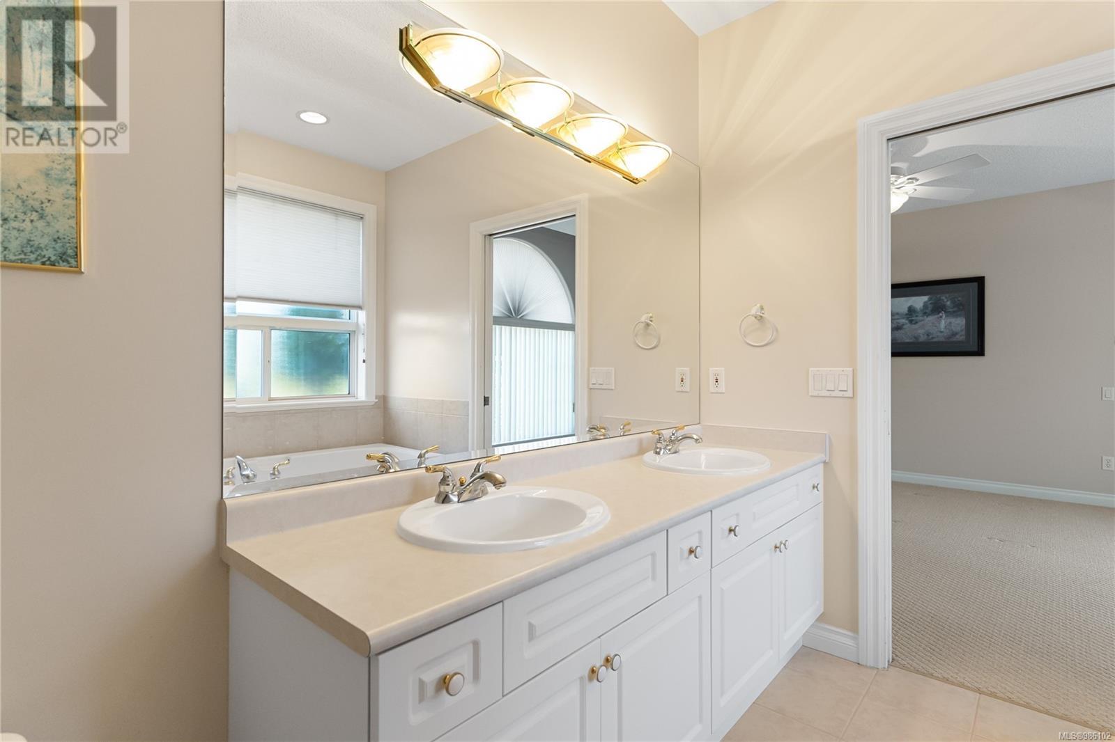 6954 Seaside Terr, Lantzville, British Columbia  V0R 2H0 - Photo 16 - 986102
