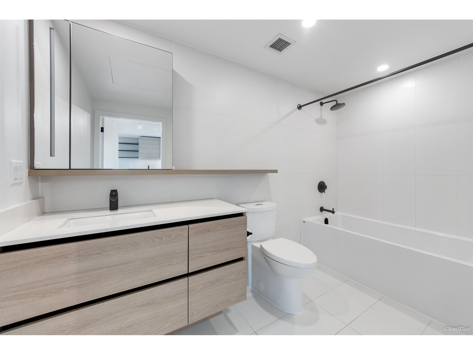 1307 10448 University Drive, Surrey, British Columbia  V3T 0S7 - Photo 11 - R2961651