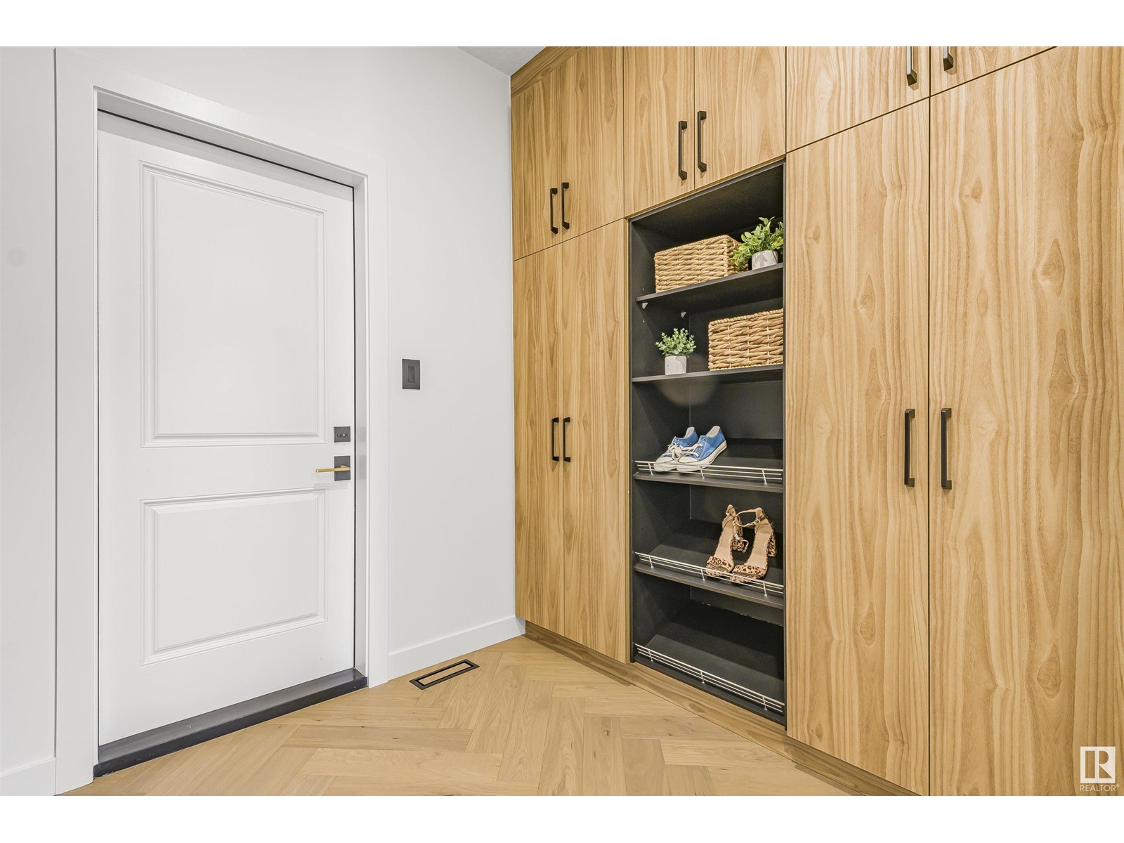 Property at 400 Pine PT image 4