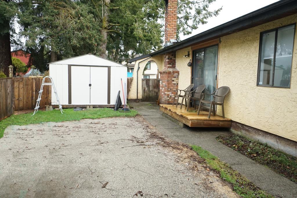 Property at 19966 52 AVENUE image 2