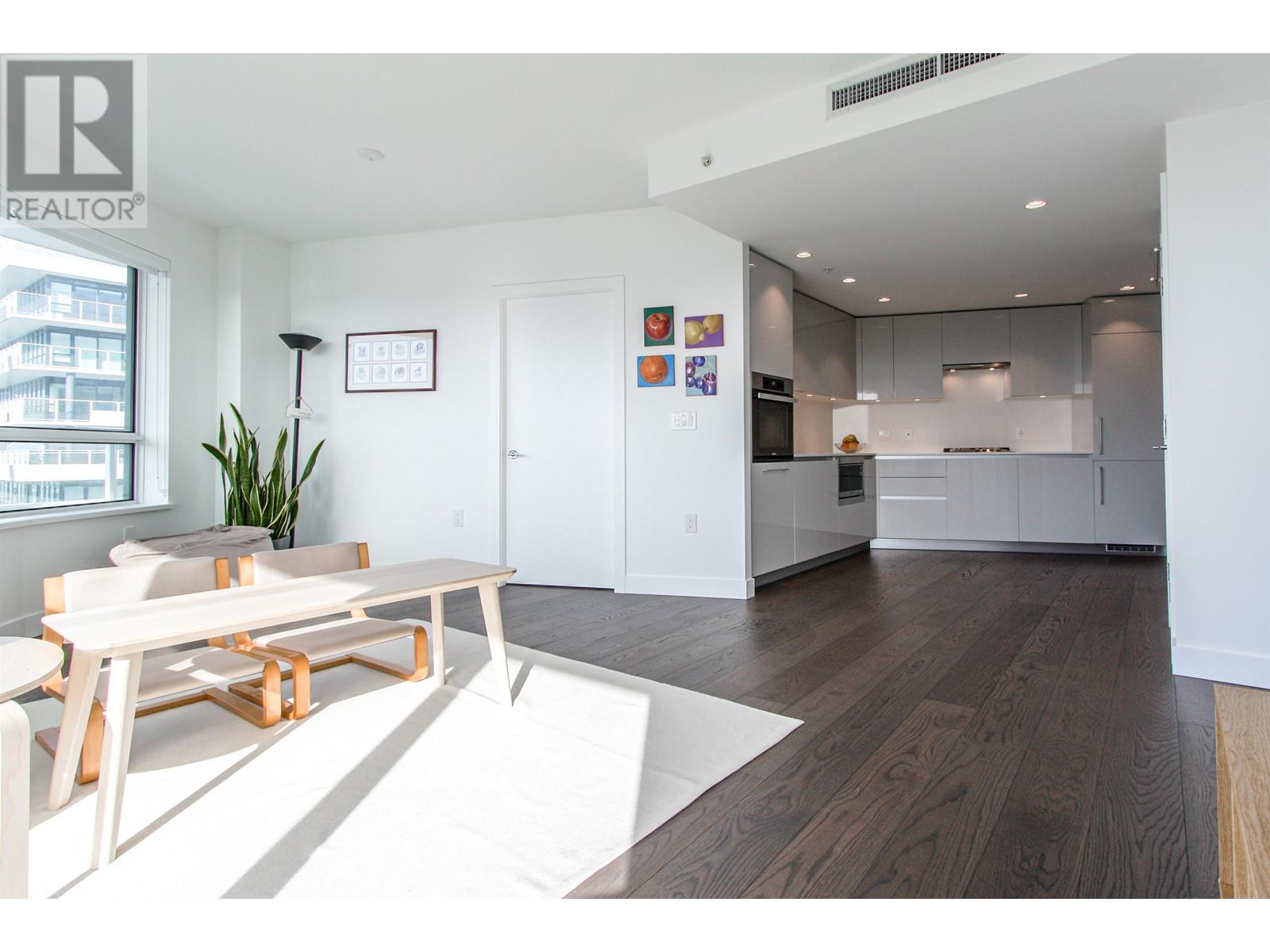 Listing Picture 3 of 24 : 1203 5788 GILBERT ROAD, Richmond / 烈治文 - 魯藝地產 Yvonne Lu Group - MLS Medallion Club Member