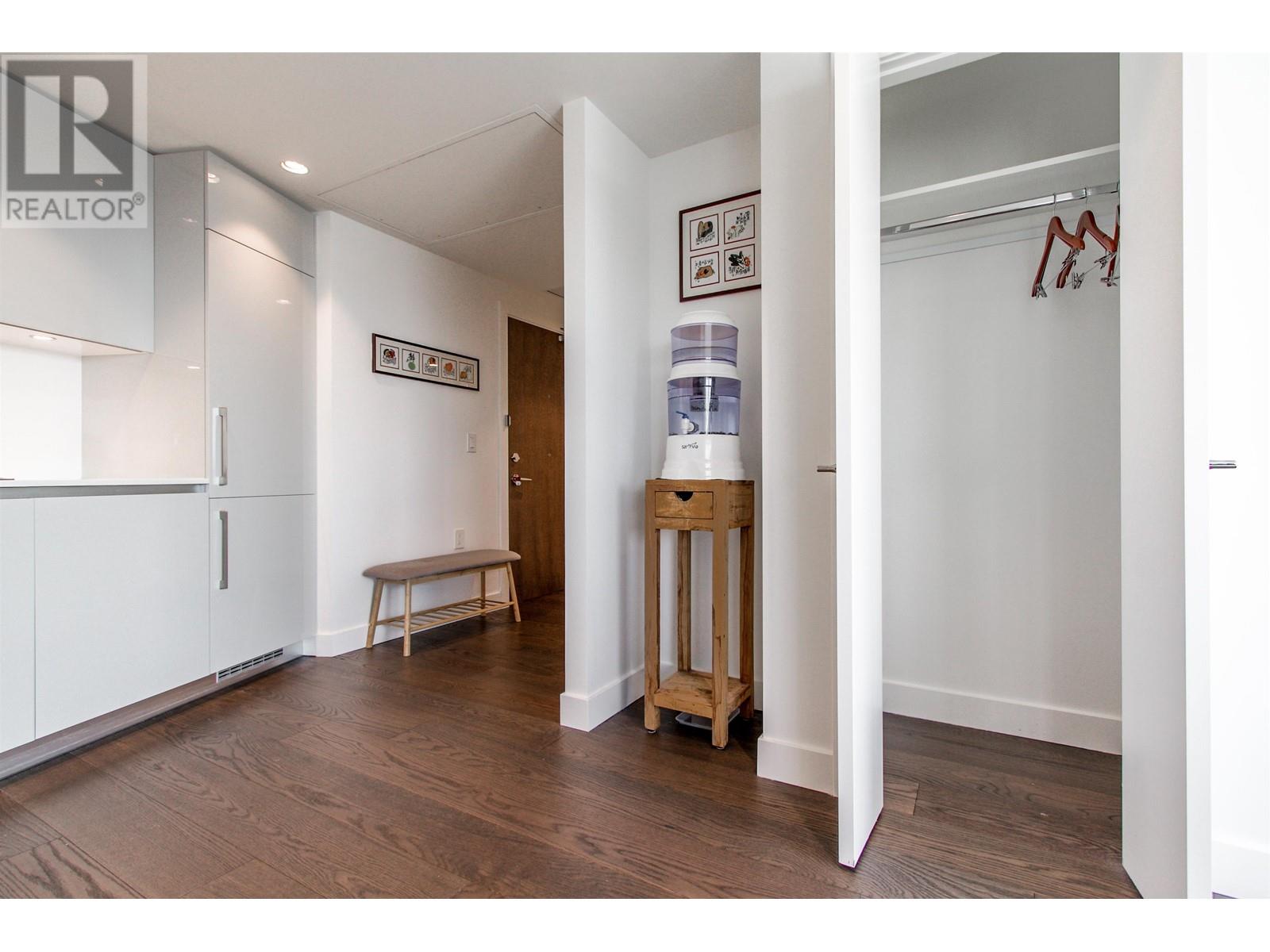 Listing Picture 5 of 24 : 1203 5788 GILBERT ROAD, Richmond / 烈治文 - 魯藝地產 Yvonne Lu Group - MLS Medallion Club Member